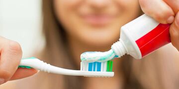 Qué significa que me salga sangre cuando me cepillo los dientes