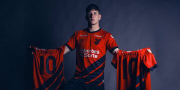 El ex Belgrano, Bruno Zapelli, con la 10 del Paranaense (Prensa Athletico P.)