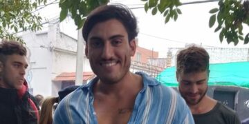 Tomás Holder visitó Alberdi y alentó al Pirata.