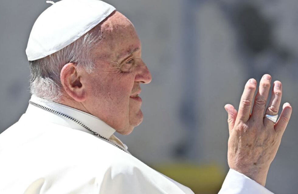 Un arcoíris aparece sobre el hospital donde está internado el papa Francisco: “Un símbolo de esperanza...”