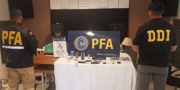 La Policía Federal y la DDI de Vicente López detuvieron a un sanrafaelino que era buscado por estafas y secuestraron dispositivos electrónicos.