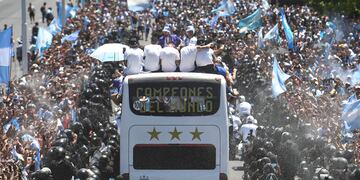 Caravana de la selección Argentina festejos por la obtención de la copa del mundo Qatar 2022 Foto: Telam
