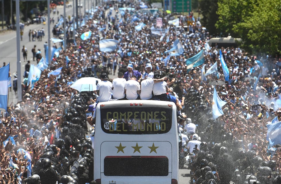 World Press Photo: un argentino ganó una mención de honor por una imagen de los festejos por el Mundial 2022