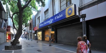 Comercios en Córdoba cerrados por las restricciones. (La Voz / Archivo)