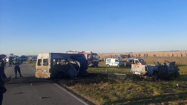 El trágico choque se produjo en horas de la tarde del domingo, en la ruta S-253. A 40 kilómetros de Río Tercero (Gentileza)