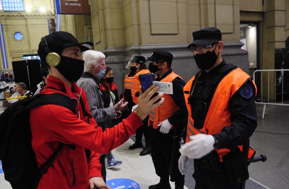 Rigen las nuevas restricciones del Gobierno contra el coronavirus: qué está permitido y qué no