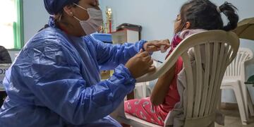 Desde este lunes se aplica en Jujuy tercera dosis contra covid-19 a bebés de 6 meses en adelante y cuarta dosis a niñas, niños y adolescentes.