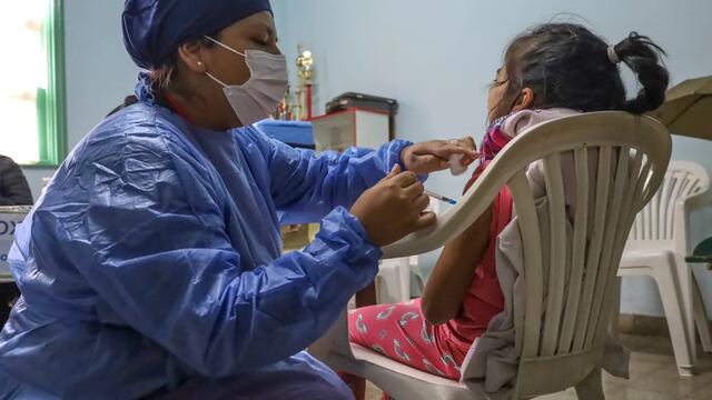 Desde este lunes se aplica en Jujuy tercera dosis contra covid-19 a bebés de 6 meses en adelante y cuarta dosis a niñas, niños y adolescentes.