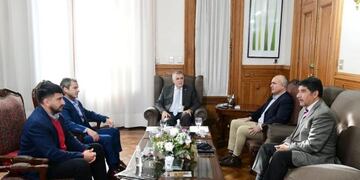 Jaldo mantuvo un nuevo encuentro con los intendentes radicales Alejandro Molinuevo, Sebastián Salazar y Mariano Campero