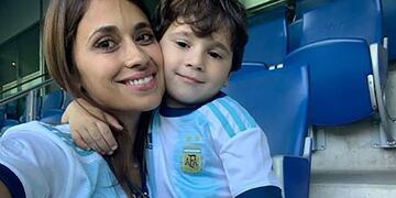 Antonela Roccuzzo y Mateo Messi