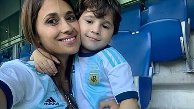 Antonela Roccuzzo y Mateo Messi