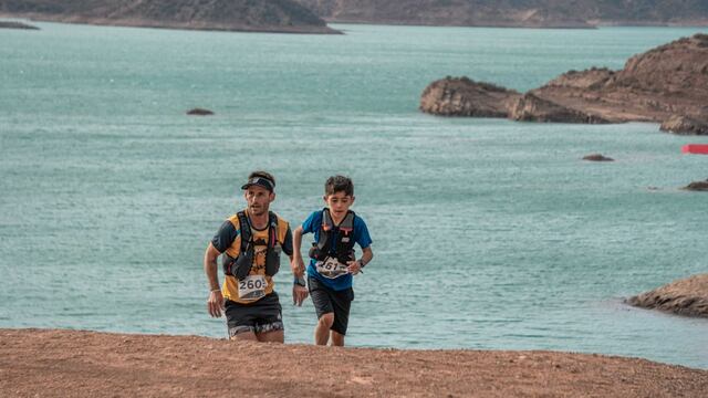 El pequeño runner de Beltrán, Fermín de 9 años, junto a su papá Ariel.