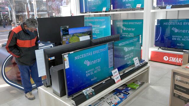 Las cadenas prometen descuentos y cuotas sin interés.