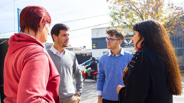 Leonardo Viotti, Augusto Rolando y Alejandra Sagardoy, analizando las propuestas sobre tránsito