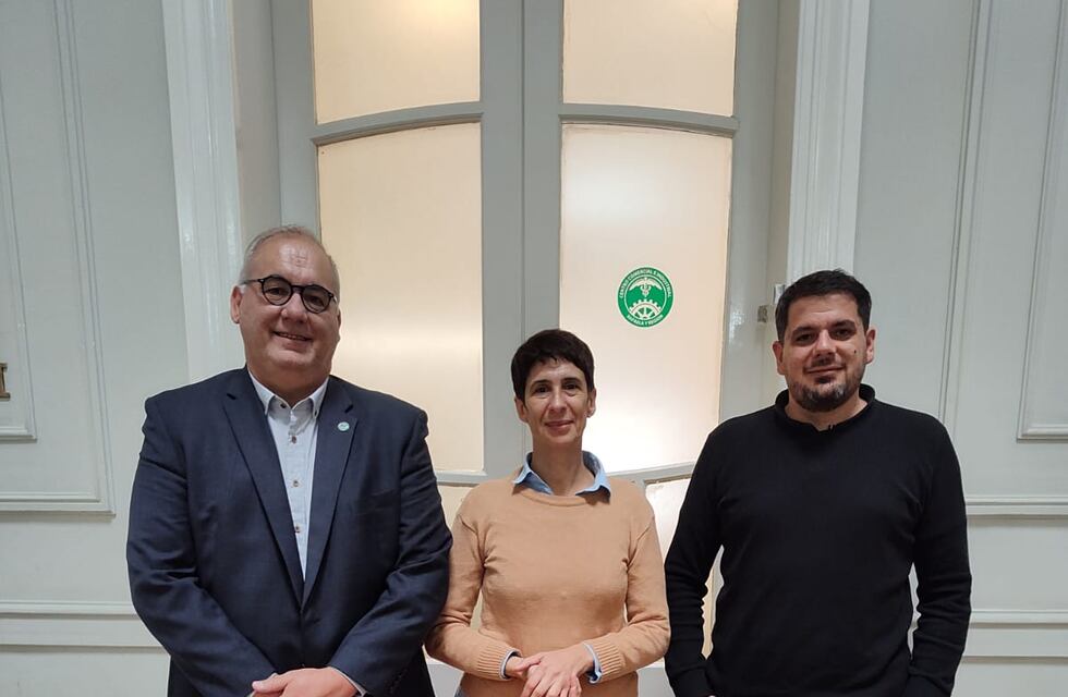 Andrea Ochat se reunió con directivos del CCIRR