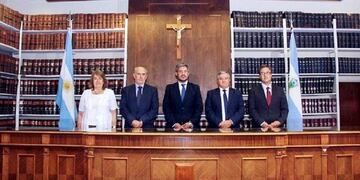 El padre de Ana Clara Pérez Ballester, miembro de la Cámara Civil de la Segunda Circunscripción, cruzó a Christian Dupuy.
