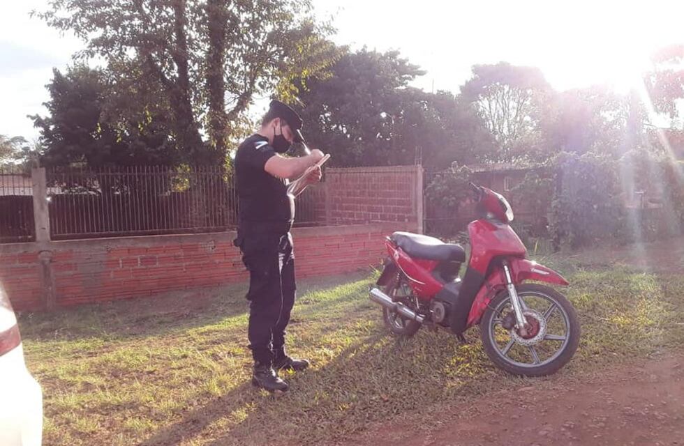 Iguazú: fueron detenidos mientras intentaban huir con una moto robada