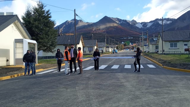 Se inauguró la pavimentación de Calle Cabo Grananiello