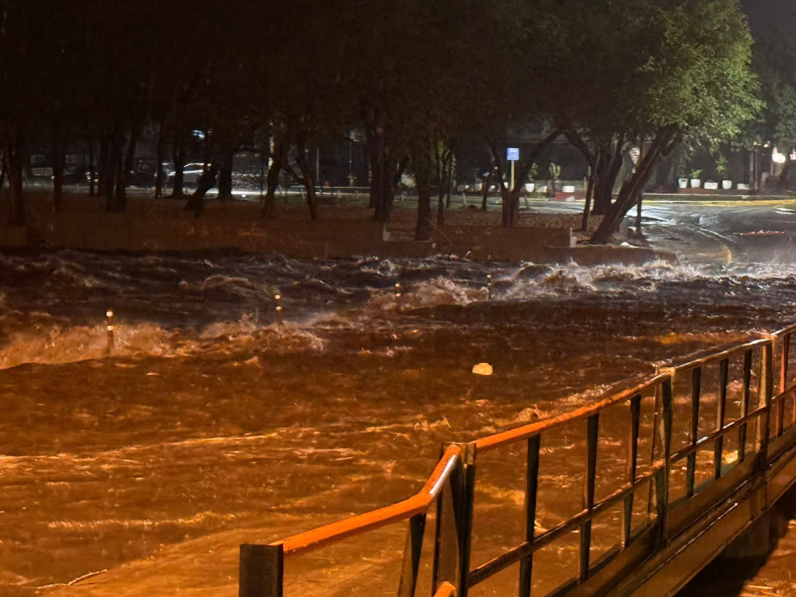INTENSO TEMPORAL EN VILLA CARLOS PAZ: INGRESÓ UNA CRECIENTE DE 7 METROS EN EL RÍO SAN ANTONIO