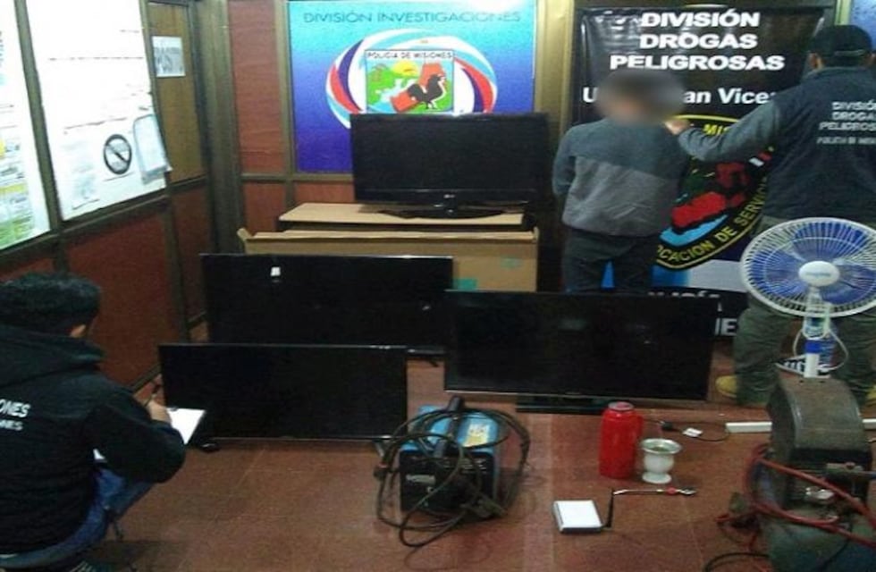 San Vicente: dos jóvenes detenidos por comercializar elementos robados