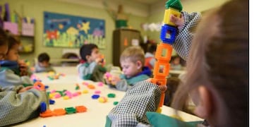 Es importante recordar la labor diaria de estas profesionales, que día a día brindan de su amor y enseñanza con sus pequeños alumnos.