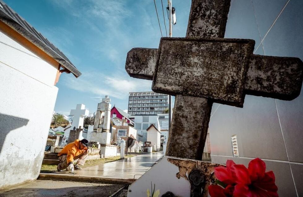 La municipalidad realiza trabajos de puesta en valor en el edificio del Cementerio Antiguos Pobladores