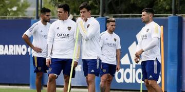 El plantel de Boca, contra el Consejo de Fútbol. (Prensa Boca)