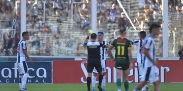 Talleres fue vapuleado en el torneo local y visitará al Flamengo, que empató por el Brasileirao (Facundo Luque).