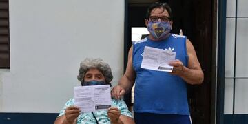 Adultos mayores y demás personas incluidas en los grupos de riesgo priorizados están recibiendo la vacuna anti covid-19 en Jujuy.