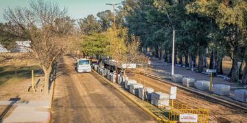 Adoquinado Costanera Arroyito Río Xanaes