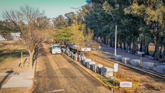 Adoquinado Costanera Arroyito Río Xanaes