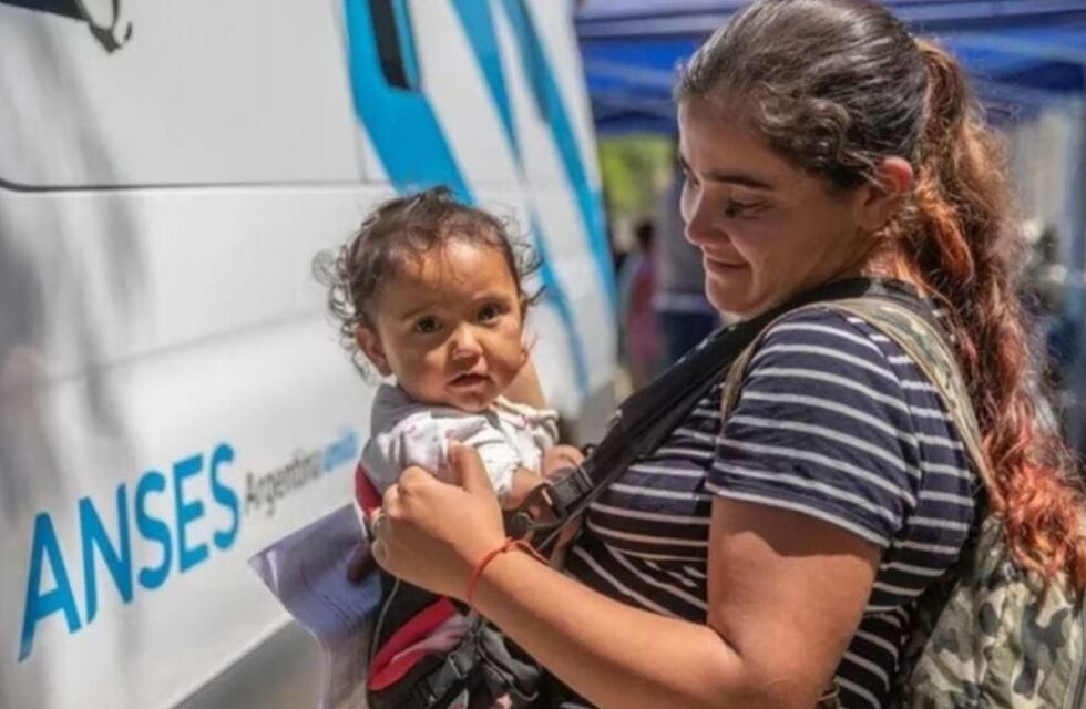ANSES: de cuánto es el aumento de la AUH y de la Tarjeta Alimentar