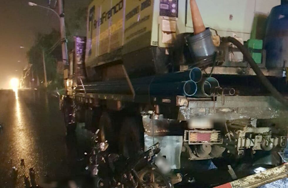 Motociclista de 20 años falleció tras impactar con un camión