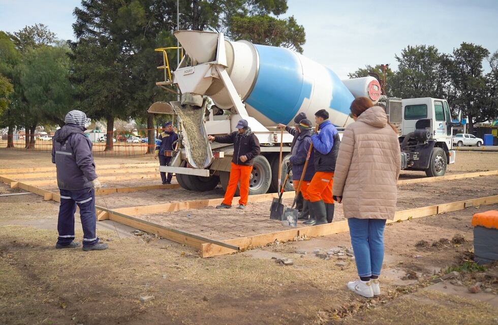 Se realiza la primera etapa en la Plaza Blanda donada por Fundación Arcor