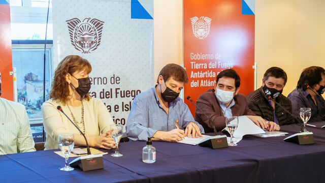 Se firmó el acuerdo de recategorizaciones de servidores públicos provinciales