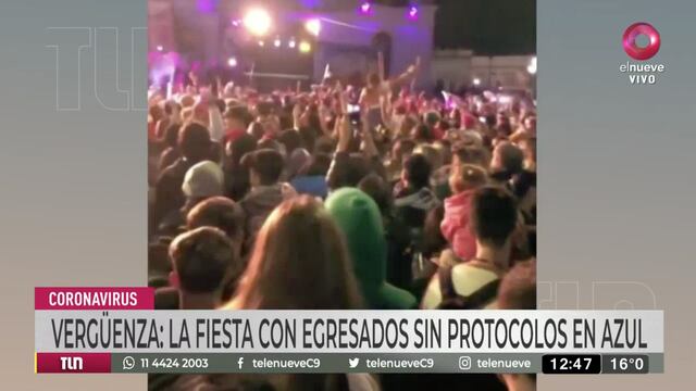 Polémica por la presentación de trajes en Azul