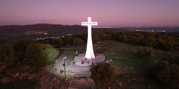 Ascensos nocturnos en Carlos Paz, Cerro La Cruz