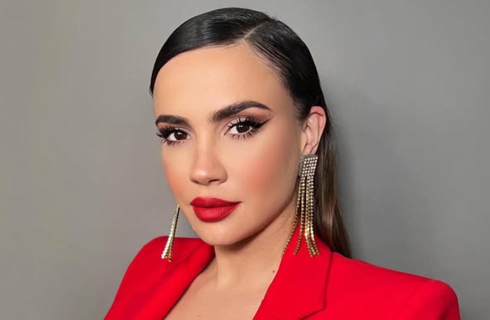 Celeste Cid se adelantó al Año Nuevo y posó con un jugado look total white