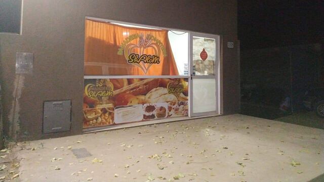 Quedó atrapado en una amasadora de una panadería y fue internado de gravedad