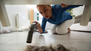 Este truco es ideal para cuando ni la escoba ni la aspiradora dan abasto.