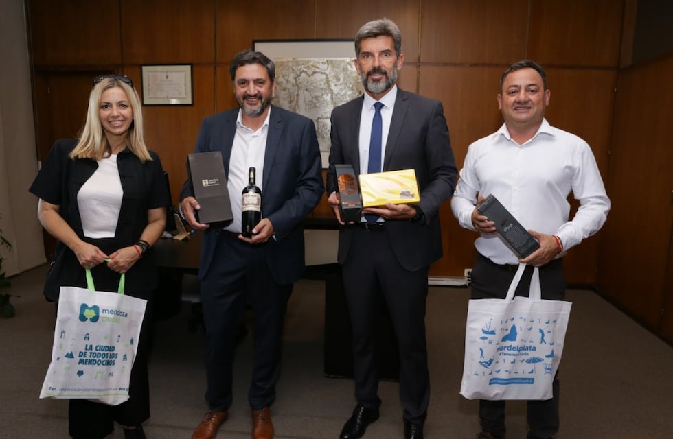 Turismo todo el año: el intendente de la ciudad de Mendoza recibió a autoridades del EMTur