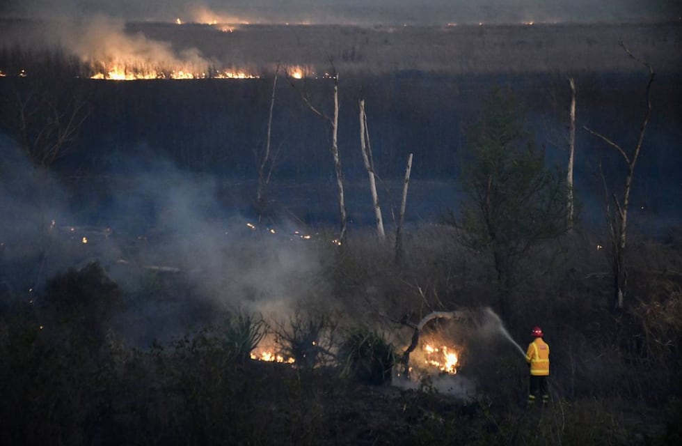 Continúa el fuego frente a Rosario: convocan otra marcha en el puente