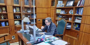 Emir Félix selló el acuerdo con Daniel Arroyo, ministro de Desarrollo Social de la Nación.