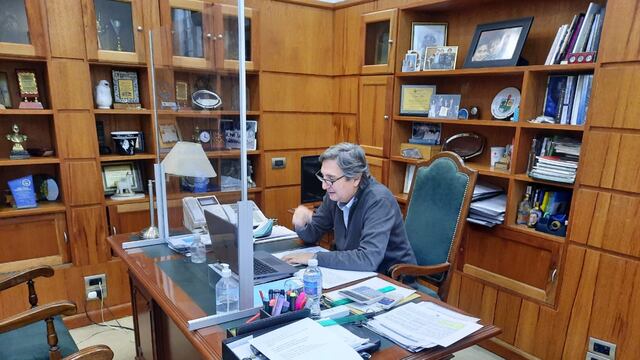 Emir Félix selló el acuerdo con Daniel Arroyo, ministro de Desarrollo Social de la Nación.