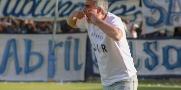 Gabriel Gómez, el técnico de Independiente Rivadavia, ya piensa en cómo armar el equipo para la Primera Nacional.
