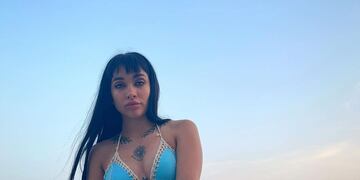 María Becerra lució impactante en las playas de España