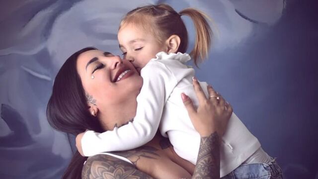 El duro momento que atraviesa Tamara Báez con su hija Jamaica tras recibir la noticia más triste: “Alguien la agarró”.