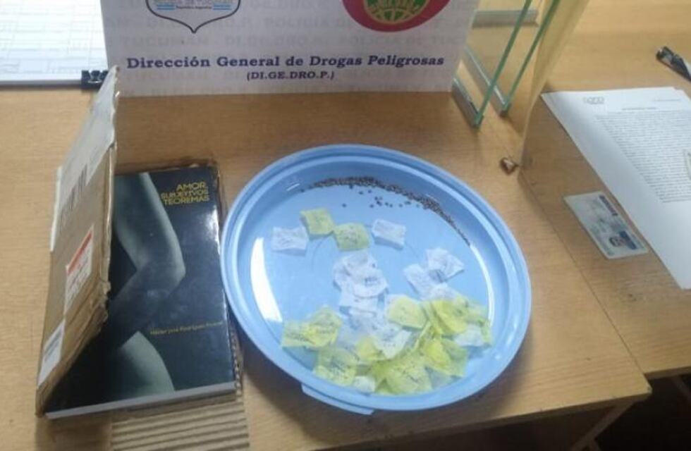 Insólito: 200 semillas de marihuana llegaron desde España en un libro y una carta