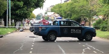 El accidente ocurrió a las 6 horas de la mañana de este domingo, en Avenida Cruz entre Lisandro De la Torre y Cafayate.