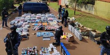 Golpe al contrabando en Puerto Iguazú: secuestran mercadería ilegal valuada en 40 millones de pesos.